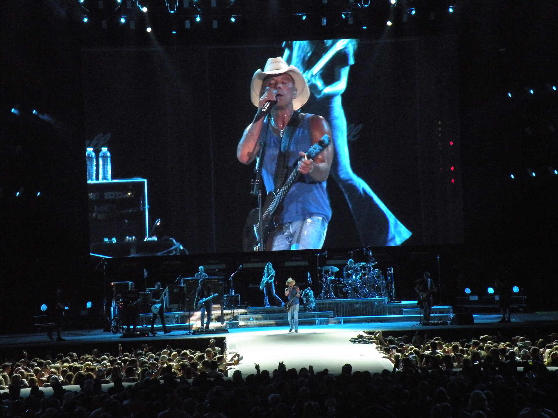 KENNY CHESNEY “TRIP AROUND THE SUN” TOUR PACKS CHASE FIELD